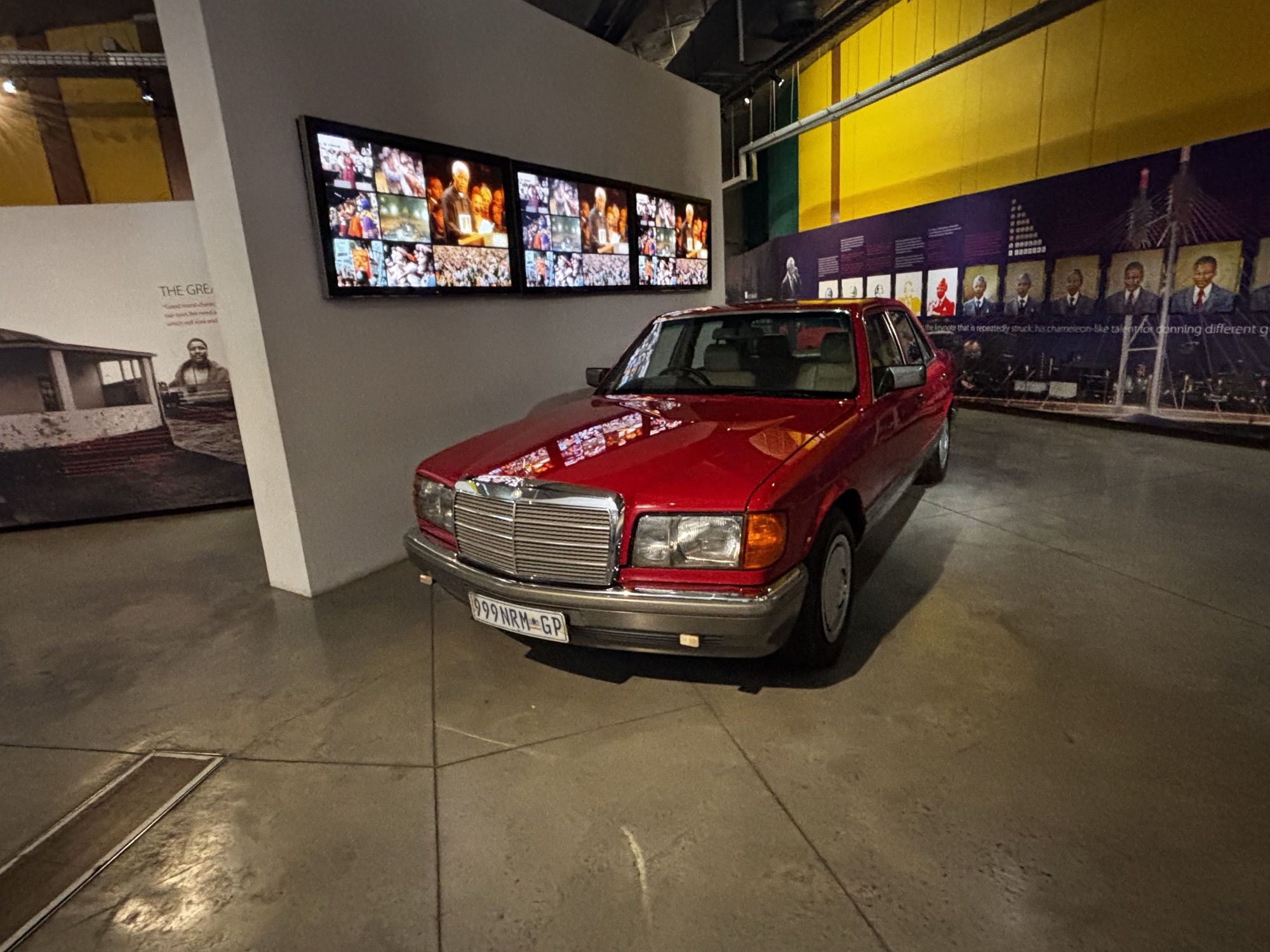 Vehículo expuesto en el Museo del Apartheid