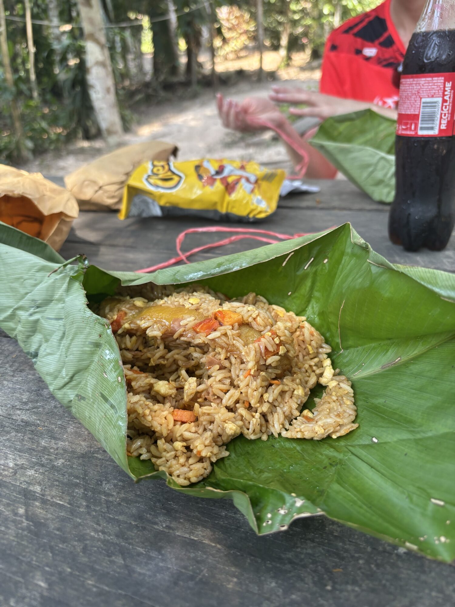 Comida arroz en hoja