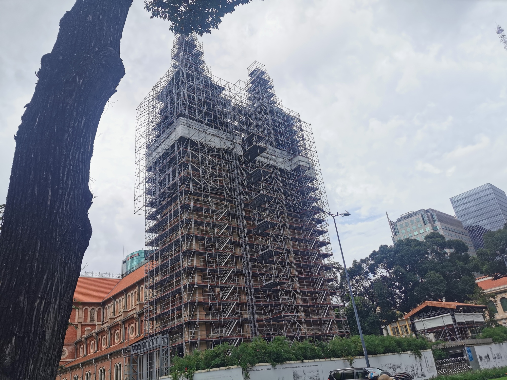 Basílica de notre dame de saigón obras