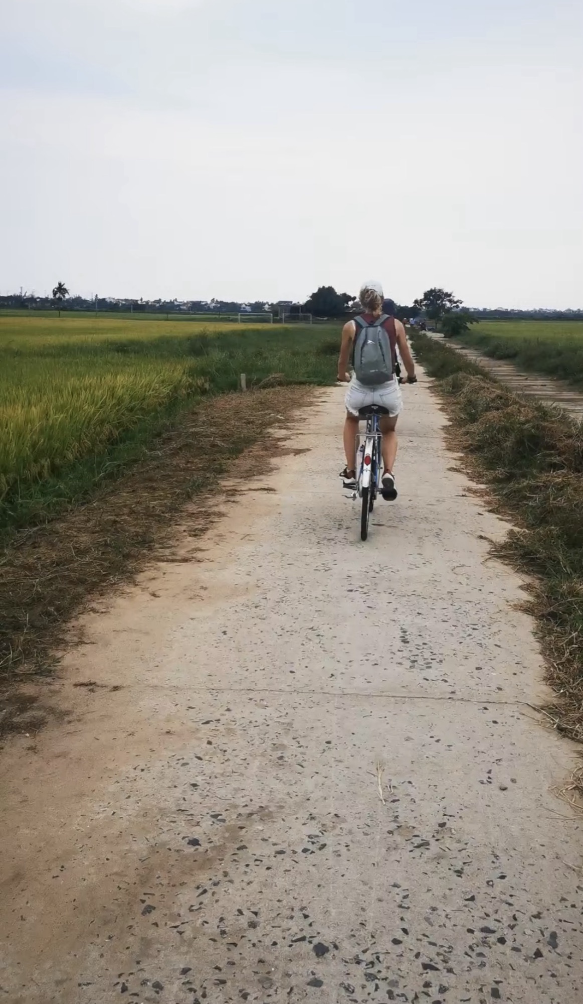 Laura en bici